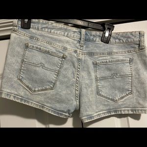 Size 8 Arizona shorts